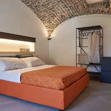 Apartment Style *