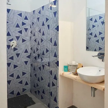 Apartment Style *